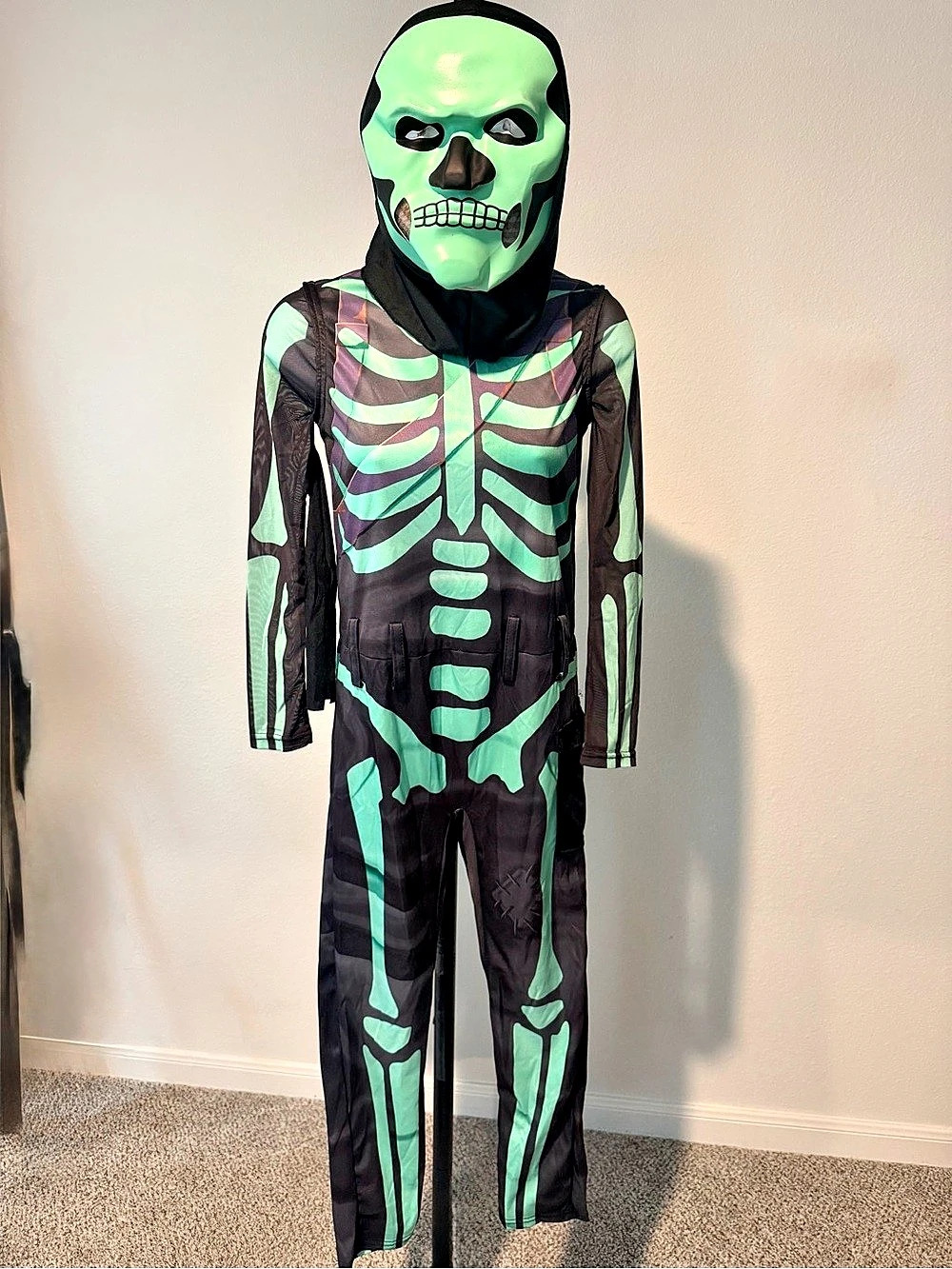 Skeleton Glow in the Dark Costume 

Youth Medium